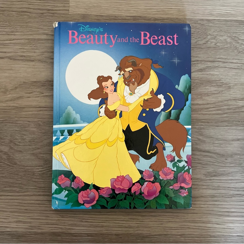 1991 Large Hardcover Copy of Walt Disney’s Beauty and The Beast (8.5”x11.5”)